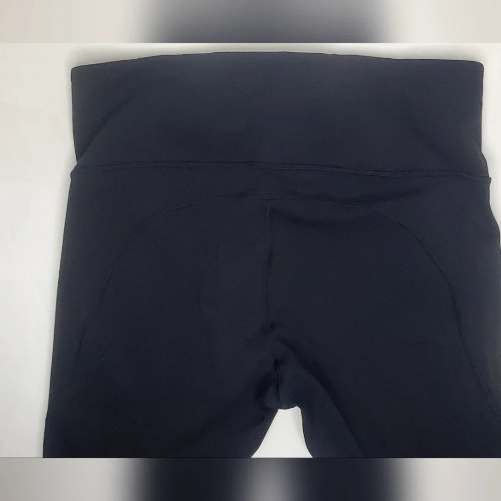 lululemon athletica Size 4 Align Black Athletic Pants - Picture 6 of 9